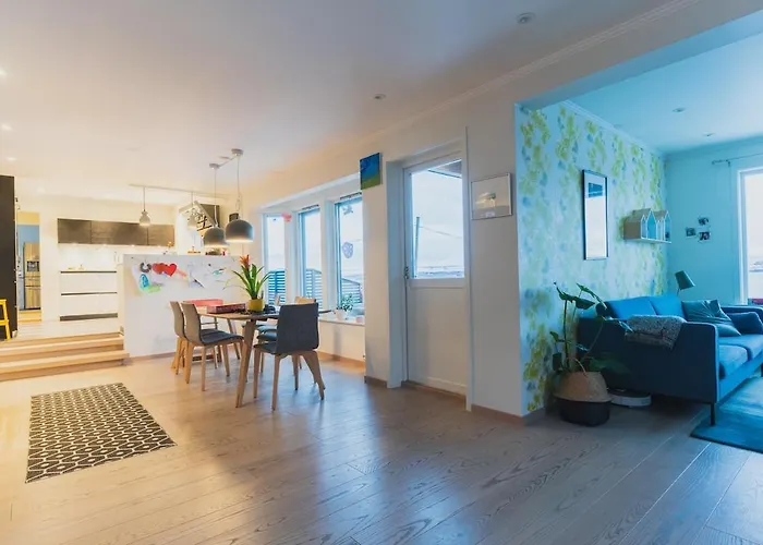 Big House With A Wonderful View * Tromsø