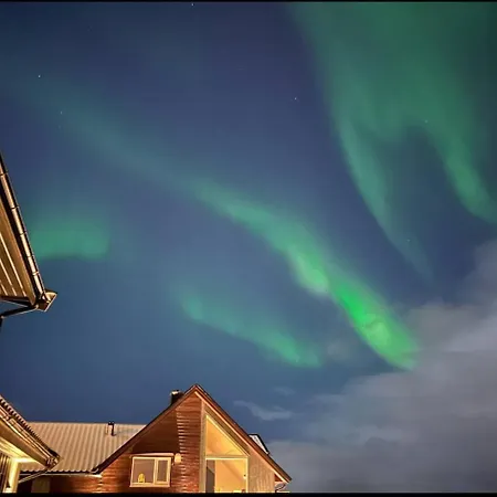 Big House With A Wonderful View 特罗姆瑟